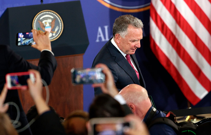 Путин счел нелепым обвинять Уиткоффа в любезном отношении к российским коллегам