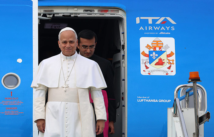 Папа римский начал первый зарубежный визит