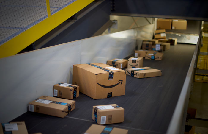 Расходы американцев на онлайн-покупки в "черную пятницу" выросли до рекордных $11,8 млрд