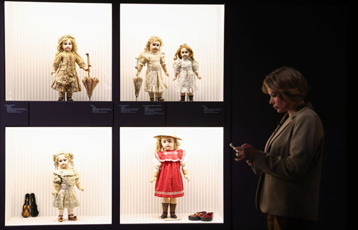 Выставка "Августейшие. Куклы" открылась в Пушкинском музее