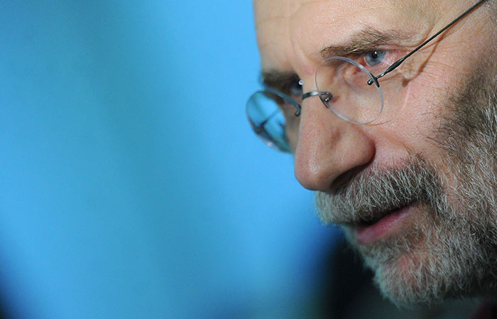 Писатель Борис Акунин заочно осужден на 15 лет