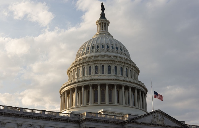 Сенат США вновь рассмотрит резолюцию, запрещающую удары по Венесуэле без санкции Конгресса