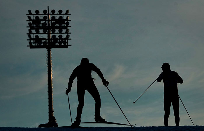 FIS пригрозила наказанием за дискриминацию российских спортсменов