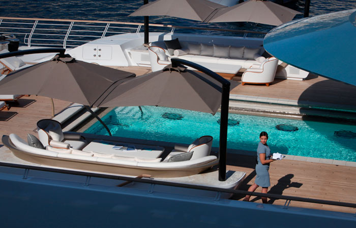 Число миллиардеров в мире в 2025 году выросло на 287 человек