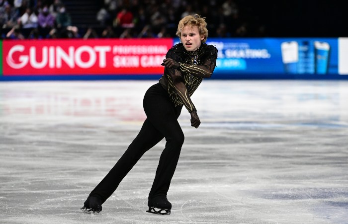 Илья Малинин с мировым рекордом выиграл финал Гран-при по фигурному катанию