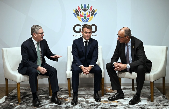 Макрон, Стармер и Мерц обсудят в понедельник переговоры Украины и США