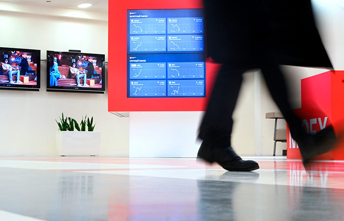 Рынок акций РФ открылся в основную сессию ростом индексов МосБиржи и РТС на 0,6%