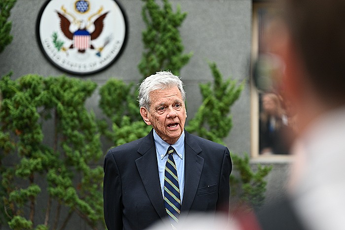 Спецпосланник США объявил о снятии санкций с белорусского калия