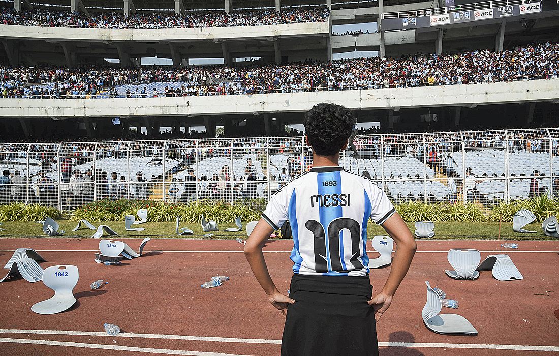 В Индии фанаты разгромили стадион в ожидании Месси