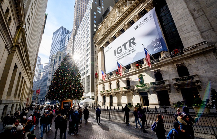 Уолл-стрит снизилась в пятницу на массовой продаже ИИ-акций