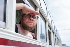 Закон о запрете продажи сигарет и вейпов на остановках транспорта принят Госдумой