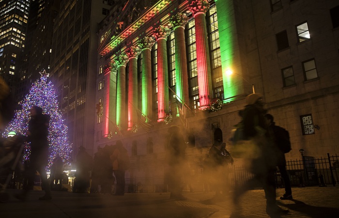 Уолл-стрит упала на новых ИИ-опасениях