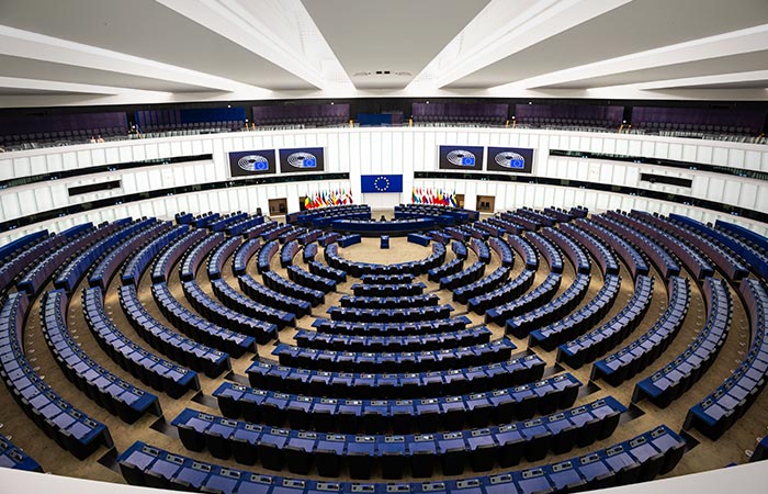 Европарламент может в январе проголосовать по "репарационному кредиту" для Киева