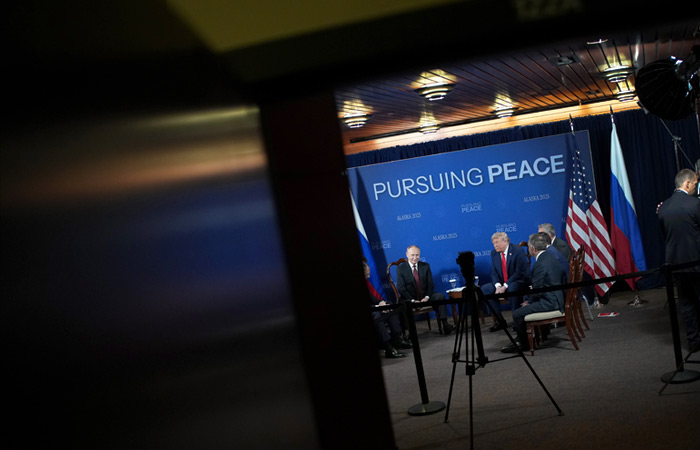 Путин заявил, что на саммите в США согласился на компромиссы для урегулирования на Украине