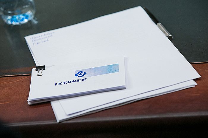 РКН сообщил, что продолжает ограничивать работу WhatsApp в РФ