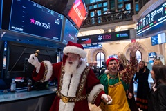 Уолл-стрит выросла