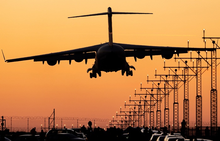 США направили в район Карибского моря авиацию для спецопераций и грузовые самолеты