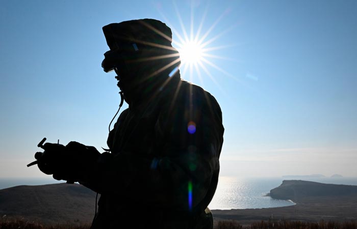 Медведев сообщил, что контракт с ВС в 2025 г. заключили около 417 тыс. человек