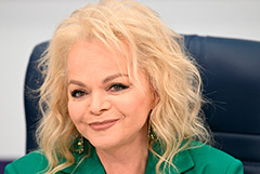 Долина готова выселиться из спорной квартиры, проданной Полине Лурье