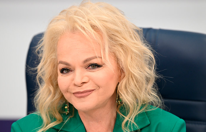 Долина готова выселиться из спорной квартиры, проданной Полине Лурье