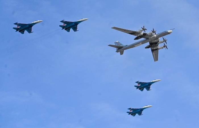 Минобороны РФ сообщило о полете "стратегов" Ту-95МС над Баренцевым и Норвежским морями