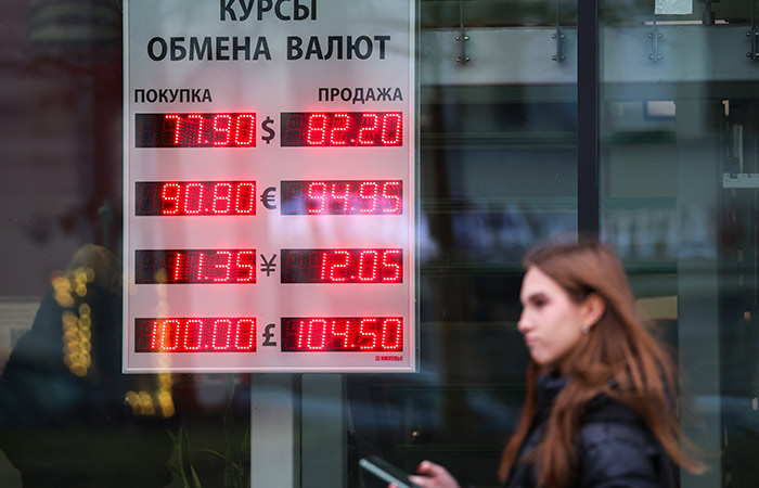 Экспортеры продолжают продавать валюту даже при обнуленном нормативе