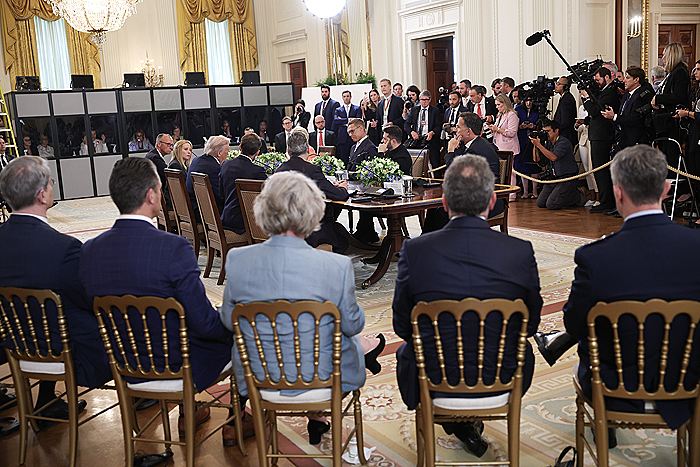 СМИ узнали, что переговоры Трампа и Зеленского пройдут без европейских лидеров