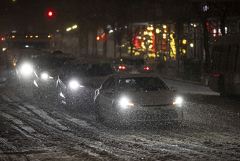 Мощный снежный буран парализовал транспорт на северо-востоке США