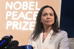 Трамп не поддержал Мачадо, так как она не уступила ему Нобелевскую премию мира