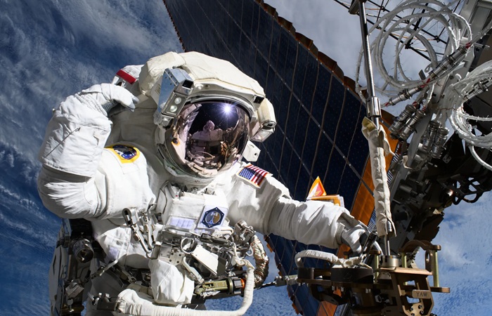Американские астронавты выйдут в открытый космос с борта МКС для монтажных работ