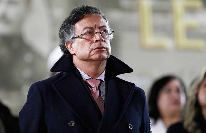 Глава Колумбии заявил, что страна рассчитывает на диалог с США, но готова и к партизанской войне