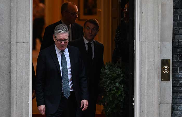 Макрон, Мерц и Стармер осудили действия властей Ирана в отношении манифестантов