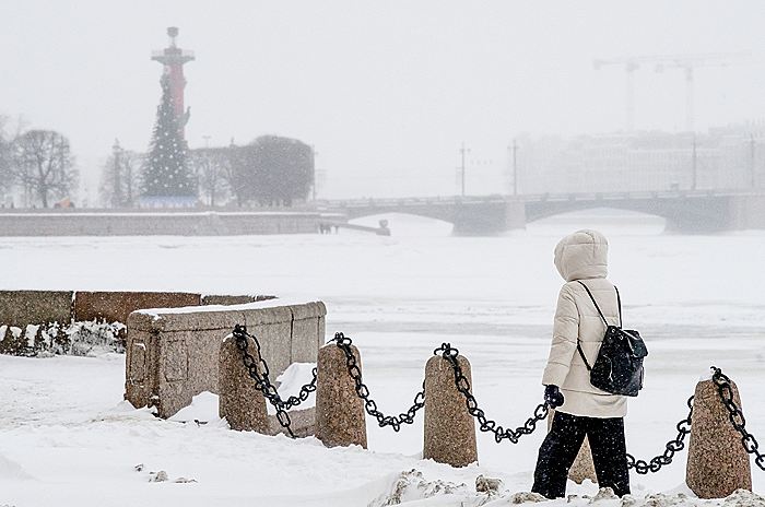 Метр снега выпал в Петербурге с начала зимы