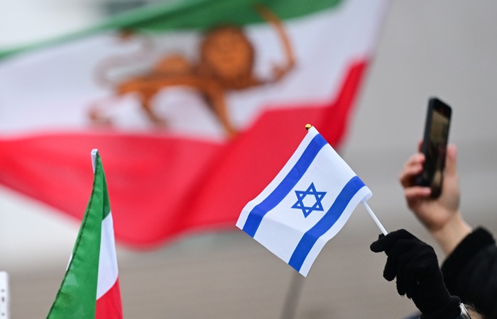 Израильские чиновники предложили США отложить военные меры против Ирана