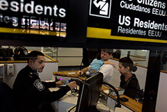 США приостановят оформление виз для граждан 75 стран, включая Россию