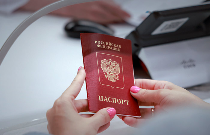 Россияне столкнулись с отказами во въезде в Румынию из-за пятилетних паспортов