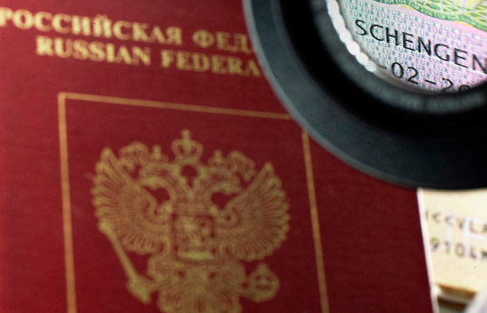 Польша с 1 апреля запретит россиянам въезд по небиометрическим паспортам