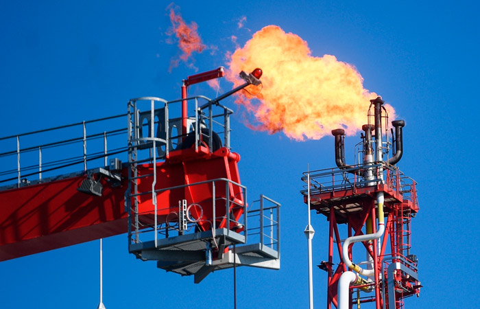 Нефтяники РФ в 2025 г. получили из бюджета по демпферу вдвое меньше, чем в 2024 г.