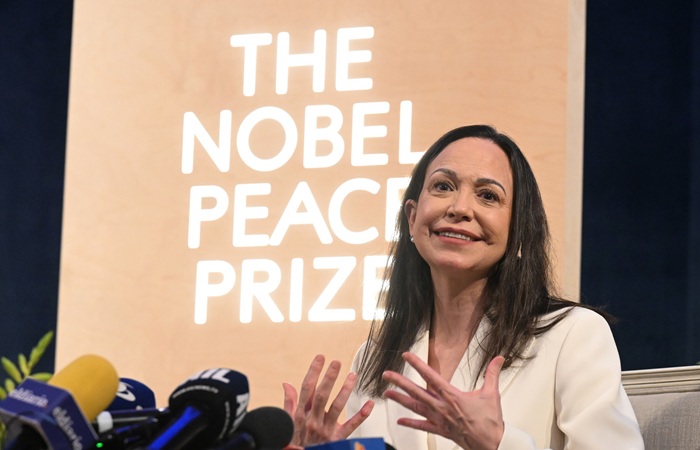 Мачадо заявила, что отдала Трампу медаль Нобелевской премии мира