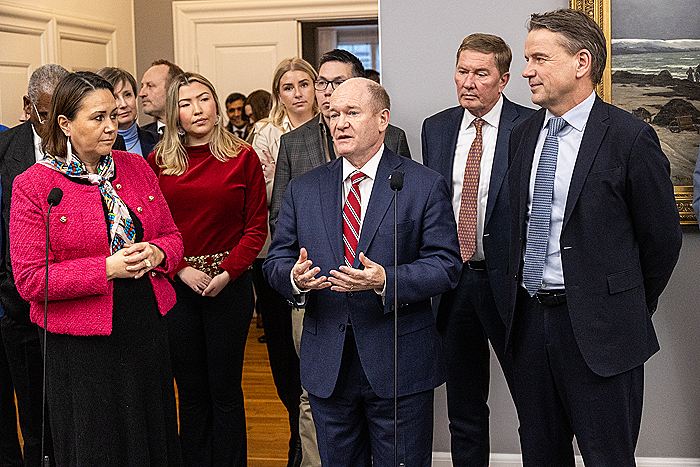 Конгрессмены США прибыли в Данию с целью снизить напряженность в ситуации вокруг Гренландии