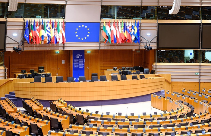 Европарламент решил заморозить ратификацию торгового соглашения с США