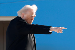 Трамп заявил, что спас НАТО от отправки на "свалку истории"