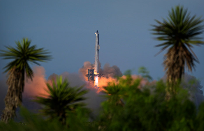 Маск планирует вывести SpaceX на биржу к июлю