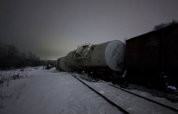 В Тульской области ожидают задержки шести пассажирских поездов после схода цистерн