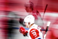 "Локомотив" вновь обыграл "Спартак" в КХЛ