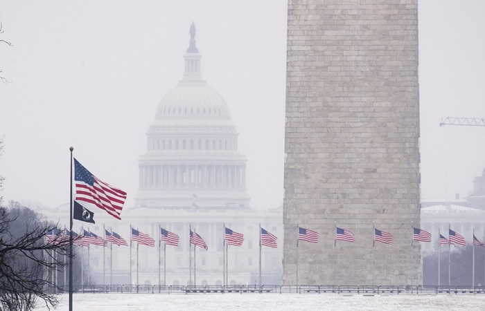 Шесть человек погибли из-за снежной бури в США