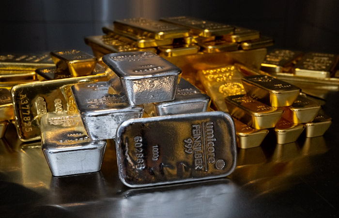 Золото подорожало выше $5100 за унцию, серебро превысило $110