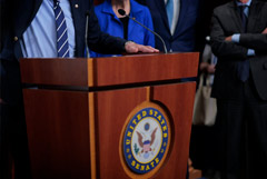 Демократы в Сенате потребовали пересмотра закона о внутренней безопасности