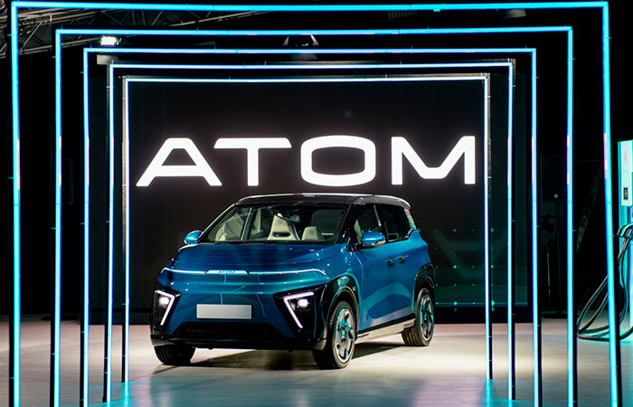 Продажи электромобиля "Атом" начнутся весной