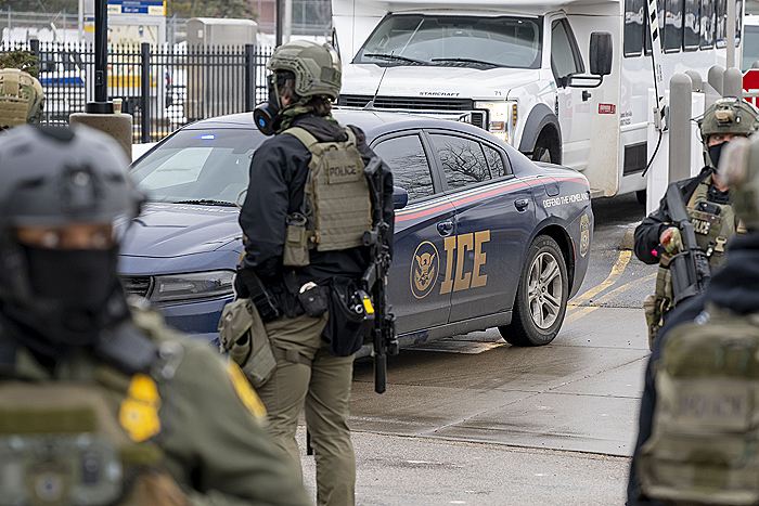 В США министра внутренней безопасности проверят после убийств в Миннесоте